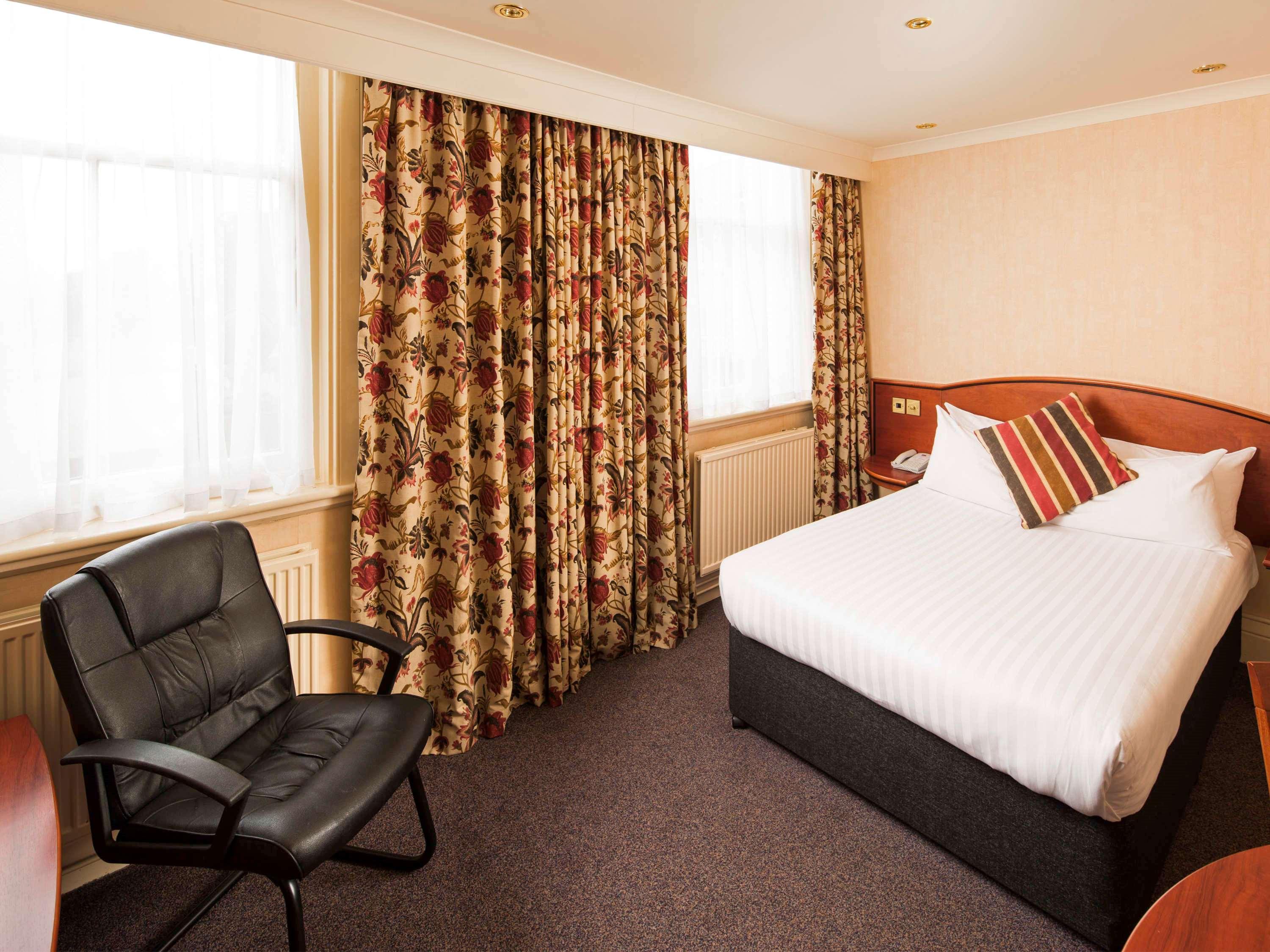 Mercure Burton Upon Trent, Newton Park Ngoại thất bức ảnh